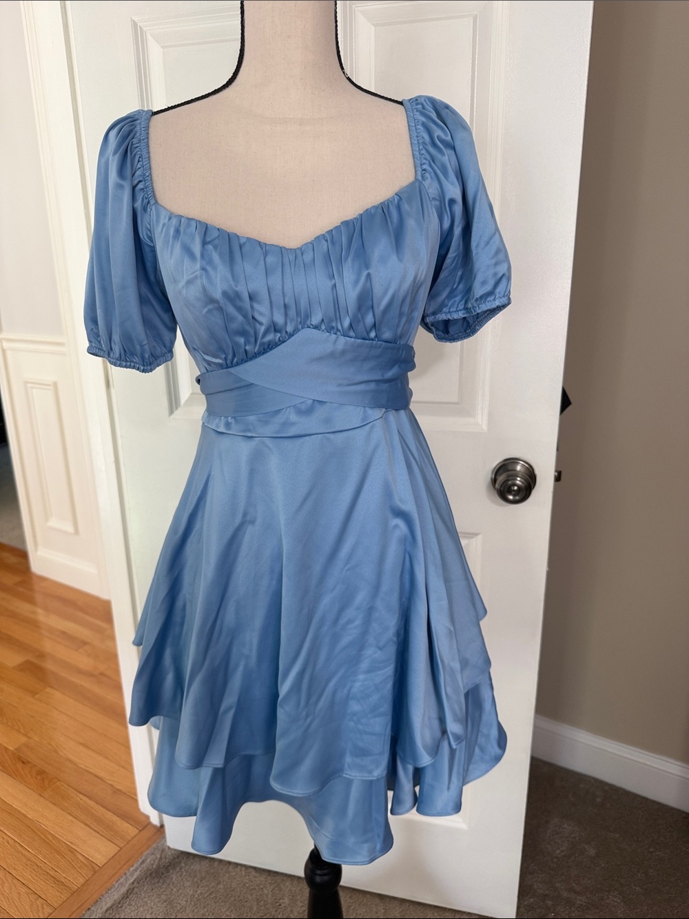 B. Smart Powder Blue Satin Puff-Sleeve Mini Dress